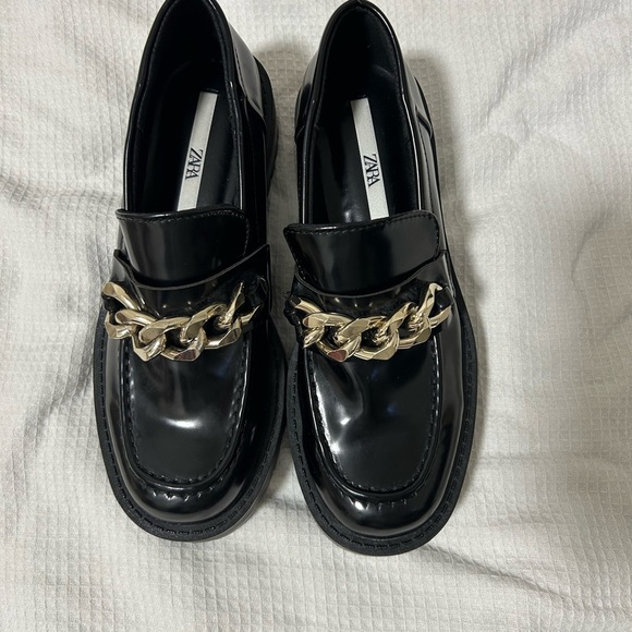 Zara Shoes - Zara Black Loafers with Gold Chain